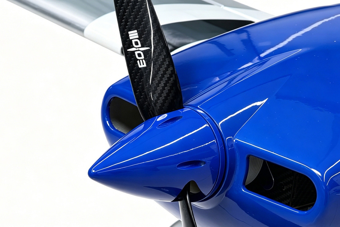 77" RV8 ARF - stříbrno-červená 1,95m